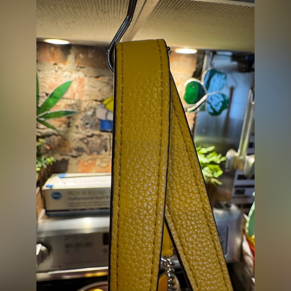 ♠️ KATE SPADE LARGE • 🌻 Sunflower Yellow/Gold • Jordyn Chain Tote - Picture 14 of 16